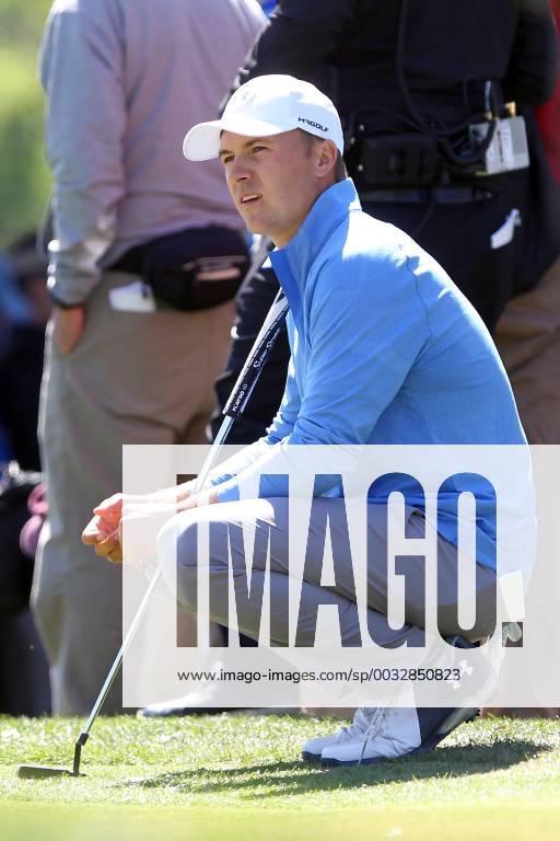 PALM HARBOR, FL - MARCH 08: Jordan Spieth takes a moment to look out towards the fairway during the first round of the Valspar Championship on March 08, 2018, at Westin Innisbrook-Copperhead Course in Palm Harbor, FL. (Photo by Cliff Welch Icon Sportswire) GOLF: MAR 08 PGA Golf Herren - Valspar Championship Icon3571803080071