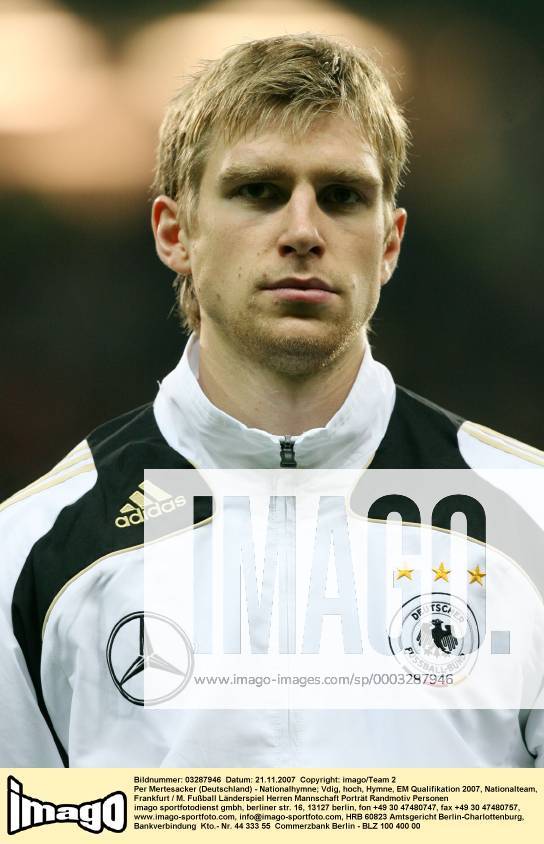 Per Mertesacker (Deutschland) - Nationalhymne Fußball Länderspiel Herren EM Qualifikation 2007, Nationalteam, Porträt Frankfurt M. Fußball Länderspiel Herren EM Qualifikation 2007, Nationalteam, Porträt Frankfurt M.