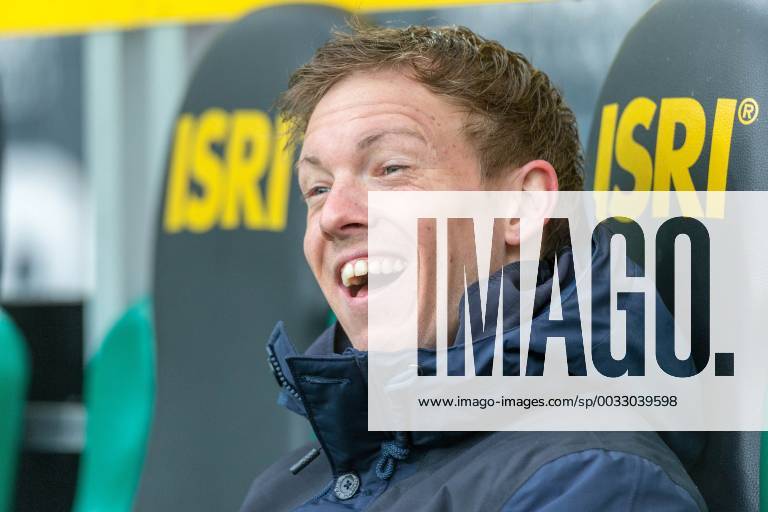SPORT Cheftrainer Julian Nagelsmann (Hoffenheim) lacht beim Spiel Borussia Moenchengladbach vs. TSG 1899 Hoffenheim, Fussball, 1. Bundesliga, 17.03.2018 Moenchengladbach