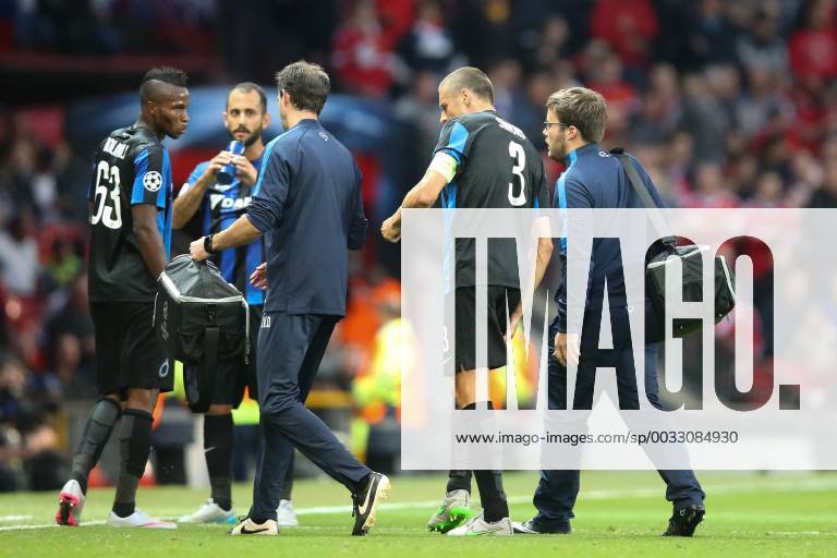- MANCHESTER, UNITED KINGDOM: Club s Timmy Simons leaves the pitch after being injured during a soccer game between British club Manchester United ManU FC and Belgian team Club Brugge KV in Manchester, United Kingdom, Tuesday 18 August 2015, the first leg of the play-offs for the UEFA Champions League competition. BRUNOxFAHY x84379445x