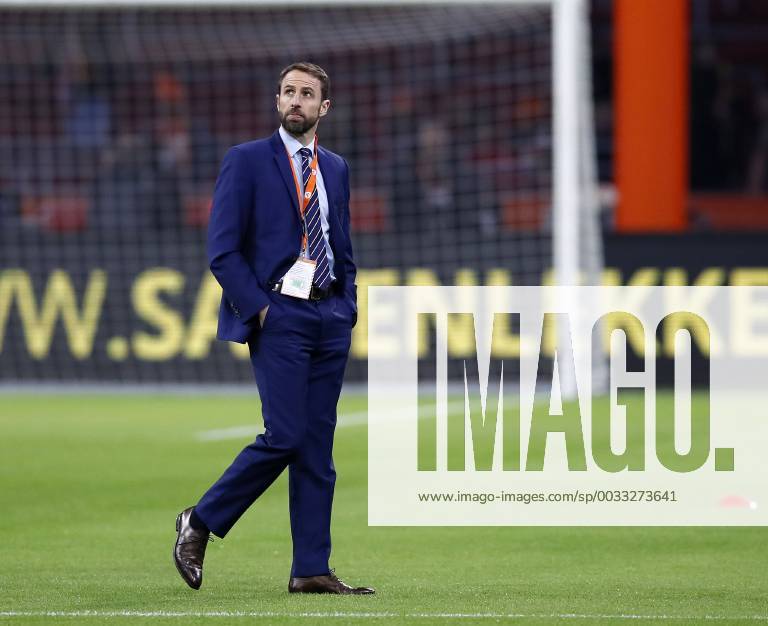 England s Gareth Southgate looks on during the International Friendly Länderspiel match at the Amsterdam Arena, Amsterdam. Picture date: March 23rd 2018. Picture credit should read: David Klein Sportimage .