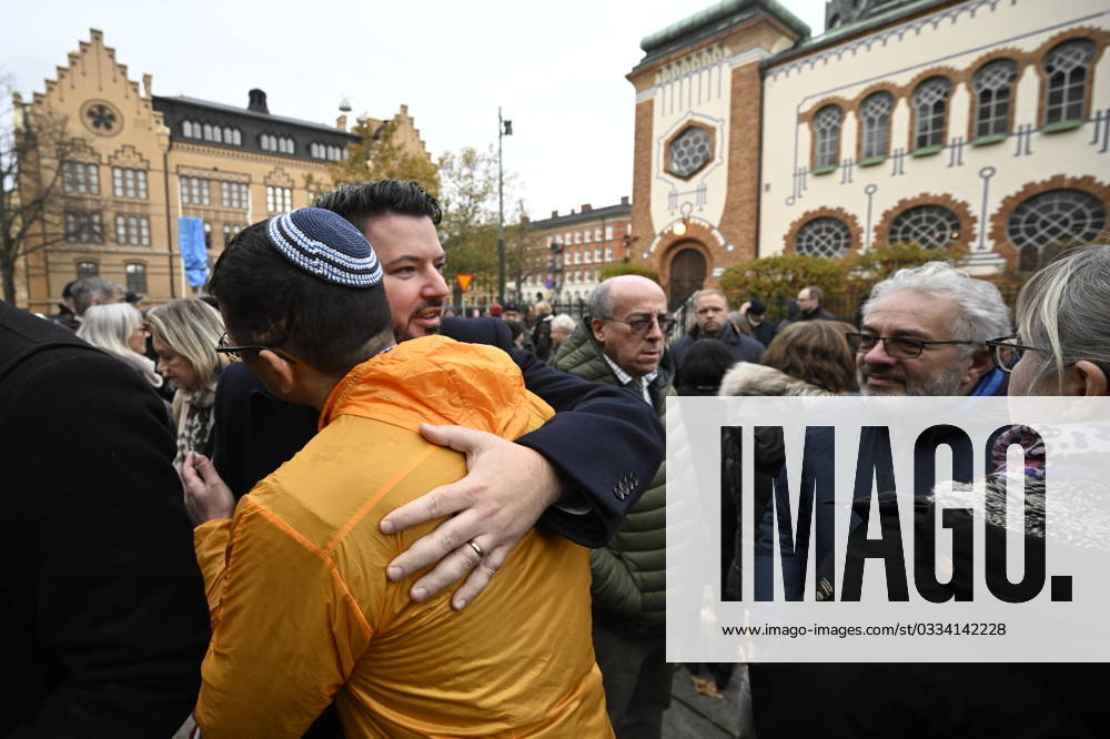 MALMÖ, SWEDEN 20231111 Support demonstration at the Synagogue in Malmö on Saturday MALMÖ SVERIGE