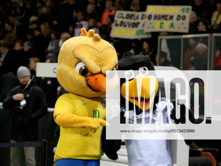 - SPORT Brasilianisches und Deutsches Maskottchen, Deutschland vs. Brasilien, Fussball, Freundschaftsspiel, 2018, 27.03.2018, Berlin