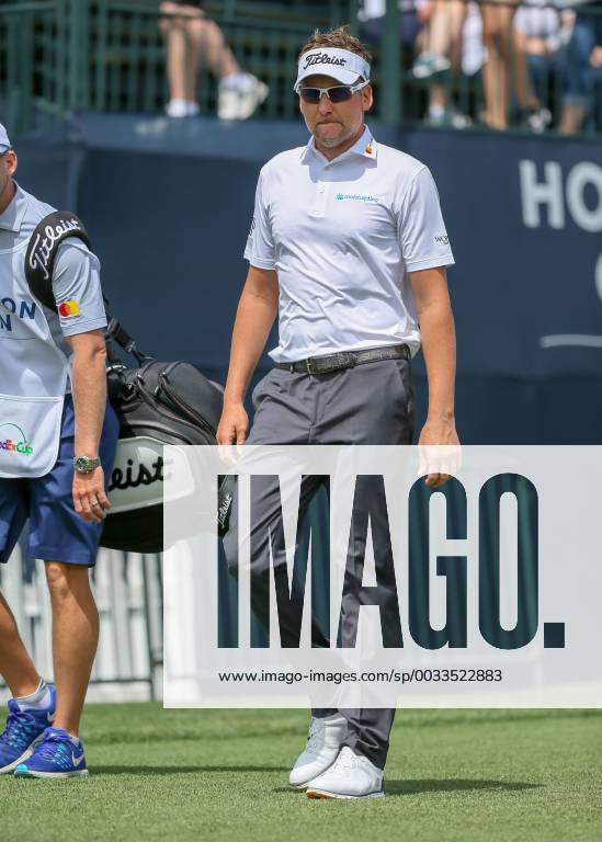 HUMBLE, TX - APRIL 01: Ian Poulter (GBR) departs the first tee during the final round of the Houston Open on April 1, 2018 at the Golf Club of Houston in Humble, Texas. (Photo by Leslie Plaza Johnson Icon Sportswire) GOLF: APR 01 PGA Golf Herren - Houston Open Icon180401001
