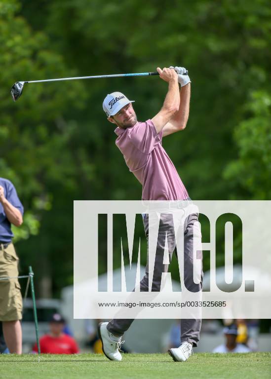 HUMBLE, TX - APRIL 01: Nicholas Lindheim (USA) watches his tee shot on 2 during the final round of the Houston Open on April 1, 2018 at the Golf Club of Houston in Humble, Texas. (Photo by Leslie Plaza Johnson Icon Sportswire) GOLF: APR 01 PGA Golf Herren - Houston Open Icon180401059
