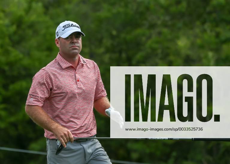 HUMBLE, TX - APRIL 01: Ryan Armour (USA) departs the tee on 2 during the final round of the Houston Open on April 1, 2018 at the Golf Club of Houston in Humble, Texas. (Photo by Leslie Plaza Johnson Icon Sportswire) GOLF: APR 01 PGA Golf Herren - Houston Open Icon180401081
