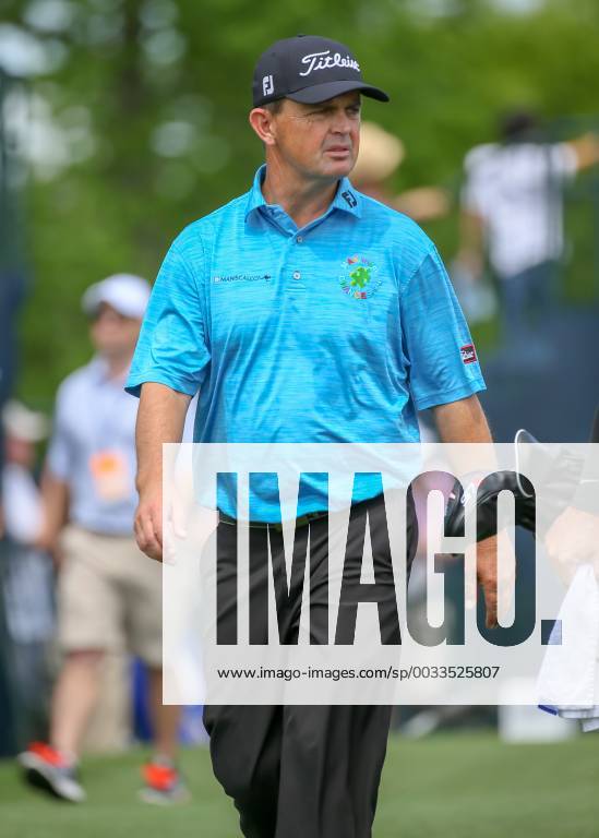 HUMBLE, TX - APRIL 01: Greg Chalmers (AUS) departs first tee during the final round of the Houston Open on April 1, 2018 at the Golf Club of Houston in Humble, Texas. (Photo by Leslie Plaza Johnson Icon Sportswire) GOLF: APR 01 PGA Golf Herren - Houston Open Icon180401182
