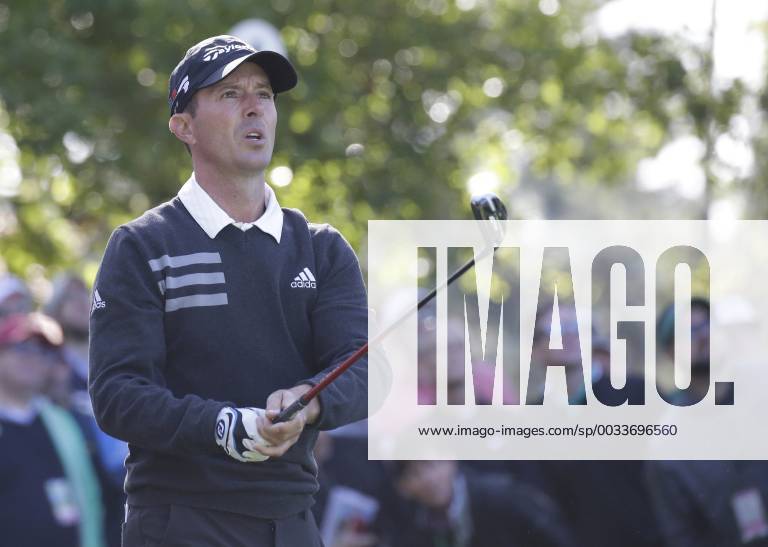 Mike Weir of Canada hits his tee shot on the 4th hole in the 1st round of the 2018 Masters Tournament at the Augusta National Golf Club in Augusta, Georgia, on April 5, 2018. AUG20180405116 JOHNxANGELILLO
