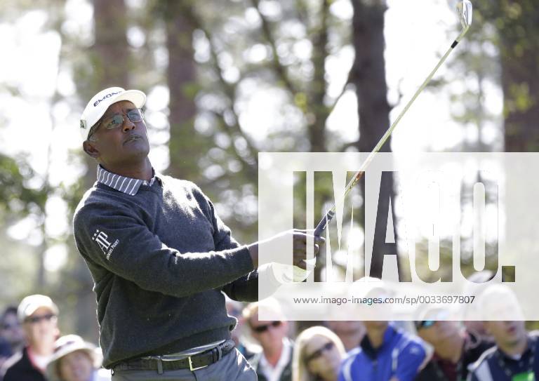 Vijay Singh of Fiji hits his tee shot on the 4th hole in the 1st round of the 2018 Masters Tournament at the Augusta National Golf Club in Augusta, Georgia, on April 5, 2018. AUG20180405113 JOHNxANGELILLO