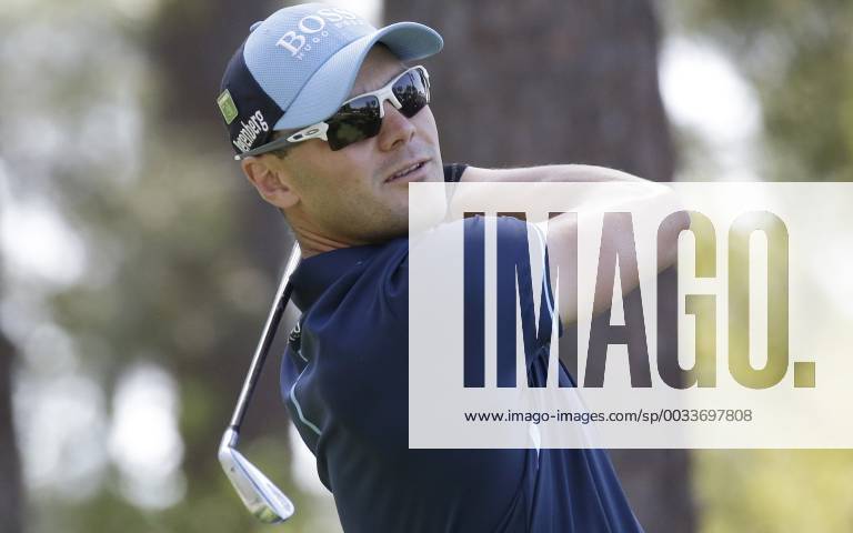 Martin Kaymer of Germany hits a tee shot on the 4th hole in the 1st round of the 2018 Masters Tournament at the Augusta National Golf Club in Augusta, Georgia, on April 5, 2018. AUG20180405118 JOHNxANGELILLO