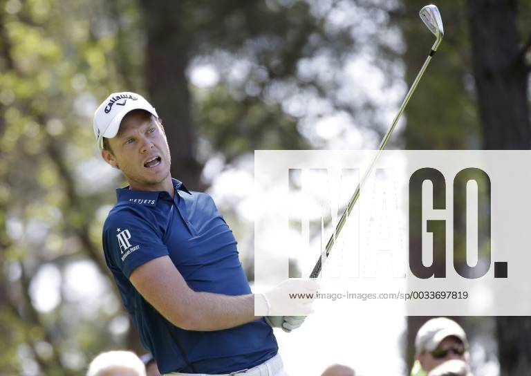 Danny Willett of England hits a tee shot on the 4th hole in the 1st round of the 2018 Masters Tournament at the Augusta National Golf Club in Augusta, Georgia, on April 5, 2018. AUG20180405123 JOHNxANGELILLO