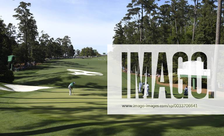 Jon Rahm putts on the 10th green during the first round of the 2018 Masters Tournament at the Augusta National Golf Club in Augusta, Georgia, on April 5, 2018. AUG20180405362 KEVINxDIETSCH