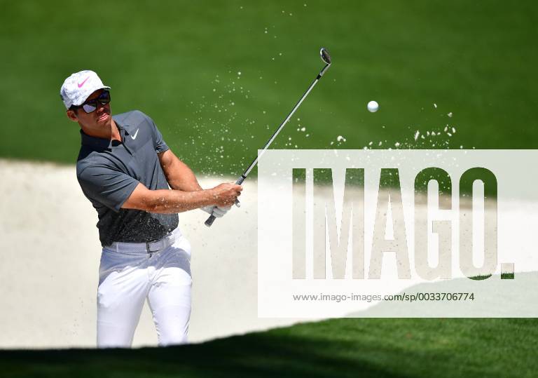 Paul Casey hits form a bunker on the 10th hole during the first round of the 2018 Masters Tournament at the Augusta National Golf Club in Augusta, Georgia, on April 5, 2018. AUG20180405359 KEVINxDIETSCH