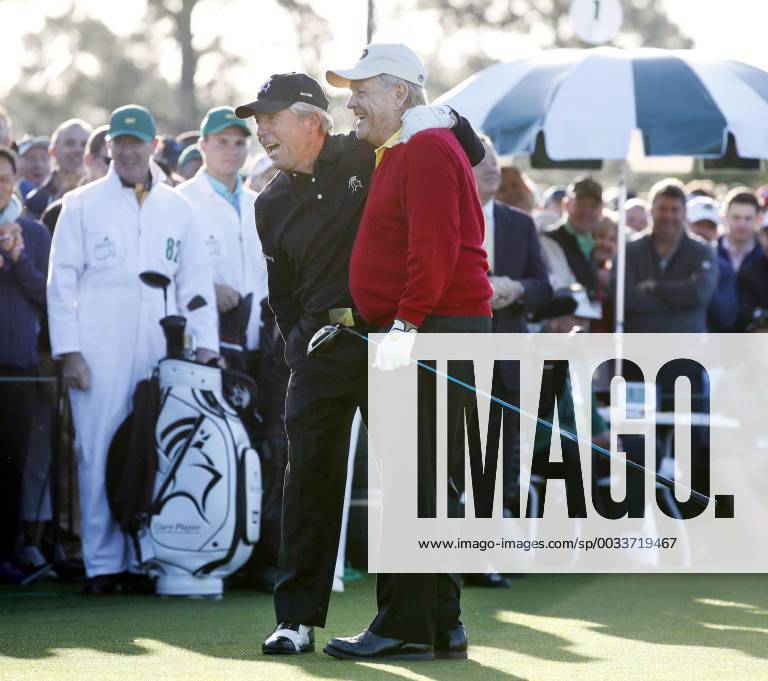 Masters golf tournament begins Honorary starters Jack Nicklaus (R) and Gary Player are pictured after hitting their tee shots to mark the start the Masters in Augusta, Georgia, on April 5, 2018.