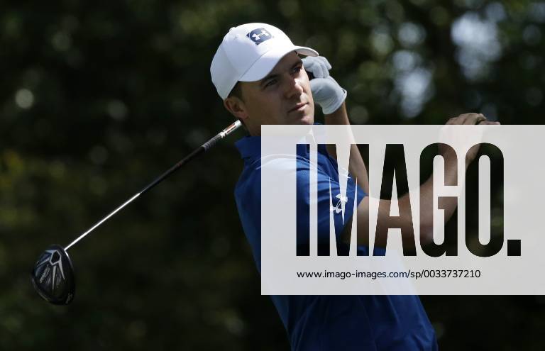 Jordan Spieth reacts after his tee shot on hole 2 in the 2nd round of the 2018 Masters Tournament at the Augusta National Golf Club in Augusta, Georgia, on April 6, 2018. AUG20180406102 JOHNxANGELILLO