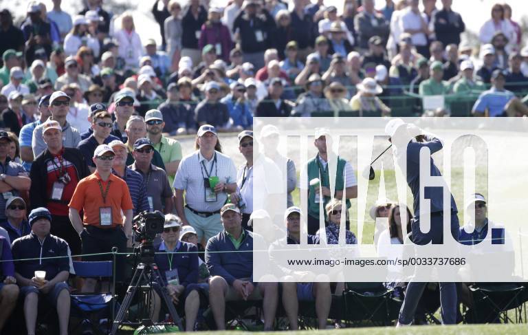 Tony Finau hits his tee shot on the 3rd hole in the 2nd round of the 2018 Masters Tournament at the Augusta National Golf Club in Augusta, Georgia, on April 6, 2018. AUG20180406110 JOHNxANGELILLO