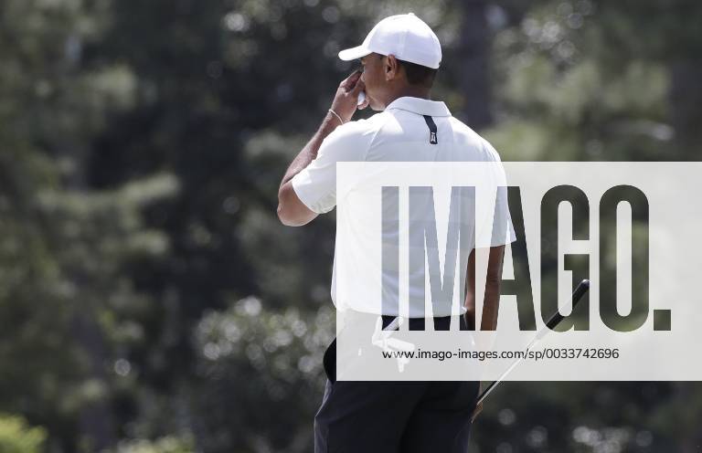 Tiger Woods reacts after missing a par putt on the first hole in the 2nd round of the 2018 Masters Tournament at the Augusta National Golf Club in Augusta, Georgia, on April 6, 2018. AUG20180406128 JOHNxANGELILLO