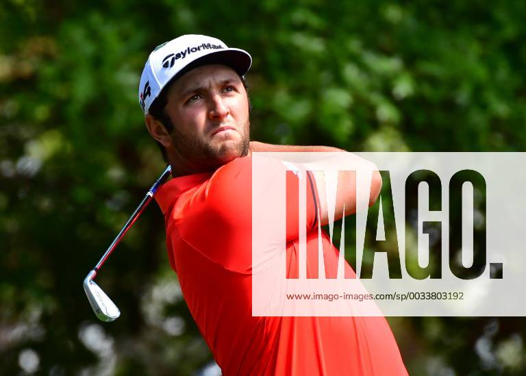 Jon Rahm hits off the 4th tee during round 4 of the 2018 Masters Tournament at the Augusta National Golf Club in Augusta, Georgia, on April 8, 2018. AUG20180408341 KEVINxDIETSCH