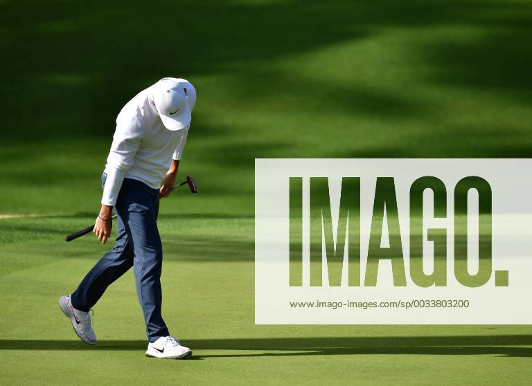 Rory McIlroy reacts to missing a putt not he 10th green during round 4 of the 2018 Masters Tournament at the Augusta National Golf Club in Augusta, Georgia, on April 8, 2018. AUG20180408339 KEVINxDIETSCH
