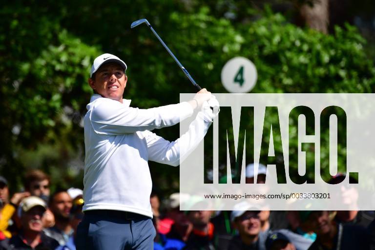 Rory McIlroy hits off the 4th tee during round 4 of the 2018 Masters Tournament at the Augusta National Golf Club in Augusta, Georgia, on April 8, 2018. AUG20180408340 KEVINxDIETSCH