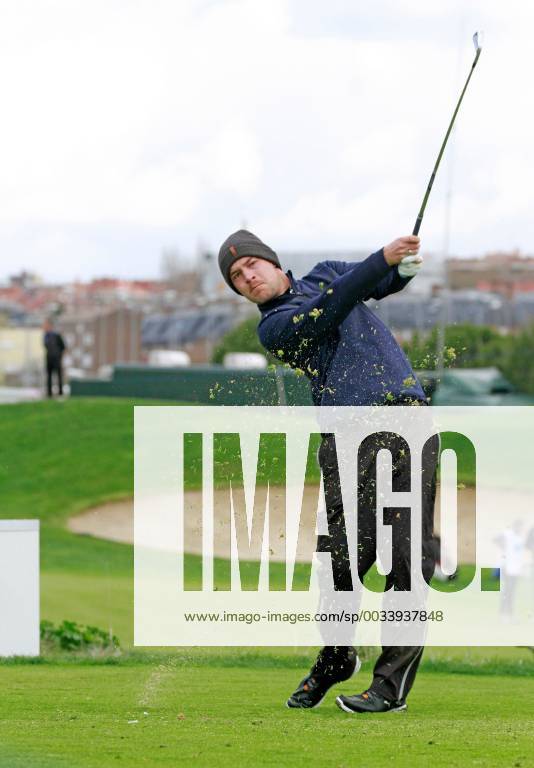 Jeff Winther of Denmark hits his tee shot on the seventeenth hole during the second day of the Spanish Open golf tournament in Madrid, Spain, 13 April 2018. Spanish Open golf tournament !ACHTUNG: NUR REDAKTIONELLE NUTZUNG!