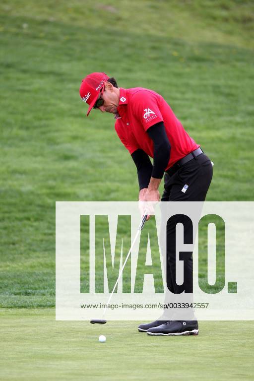 Rafael Cabrera of Spain hits the ball during the second day of the Spanish Open golf tournament in Madrid, Spain, 13 April 2018. Spanish Open golf tournament !ACHTUNG: NUR REDAKTIONELLE NUTZUNG!