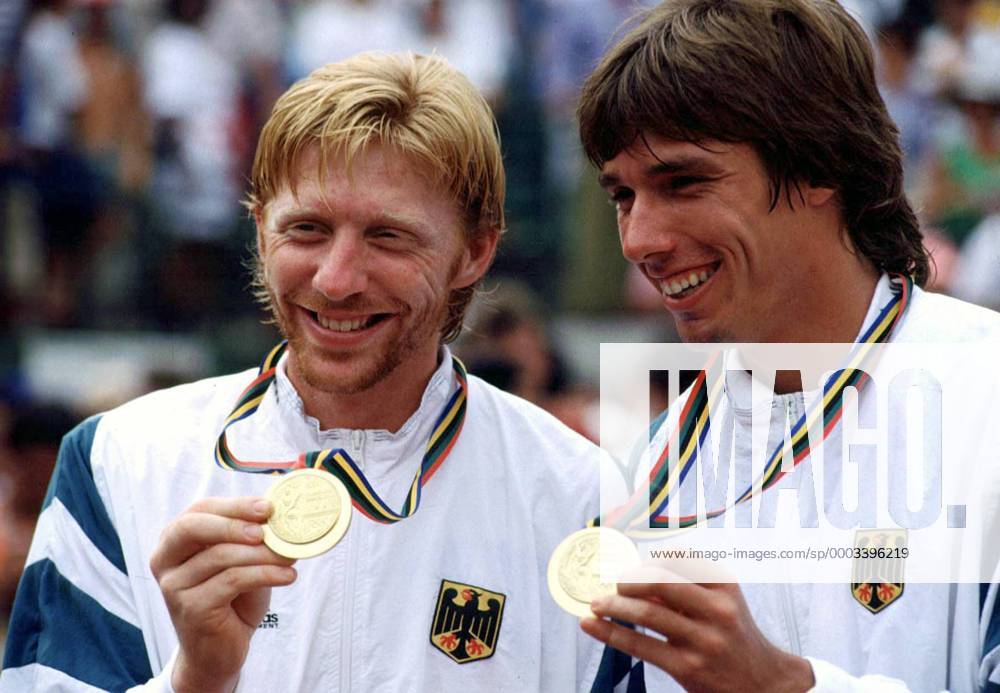 Boris Becker (li.) und Michael Stich (beide Deutschland) sind Doppel Olympiasieger 1992 Tennis Herren Olympische Spiele 1992, Sommerspiele, Olympia, Finale Gruppe Barcelona Freude, Begeisterung, Tennis Herren Olympische Spiele 1992, Sommerspiele, Olympia, Finale Gruppe Barcelona Freude, Begeisterung,