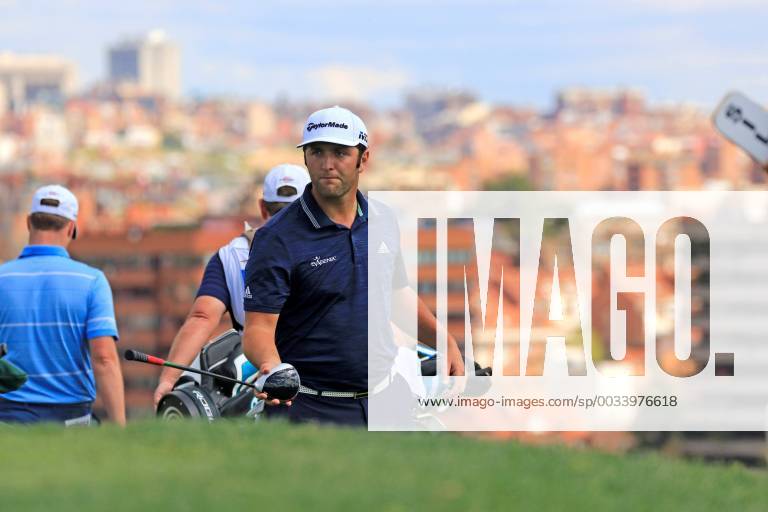 Jon Rahm of Spain walks on the course during the third day of Madrid Open golf tournament at the National Golf Course in Madrid, Spain, 14 April 2018. The Madrid Open runs from 12 to 15 April. Madrid Golf Open 2018 !ACHTUNG: NUR REDAKTIONELLE NUTZUNG!