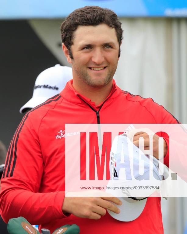Jon Rahm of Spain reacts during Madrid Open golf tournament at the National Golf Course in Madrid, Spain, 15 April 2018. The Madrid Open runs from 12 to 15 April. Madrid Open !ACHTUNG: NUR REDAKTIONELLE NUTZUNG!