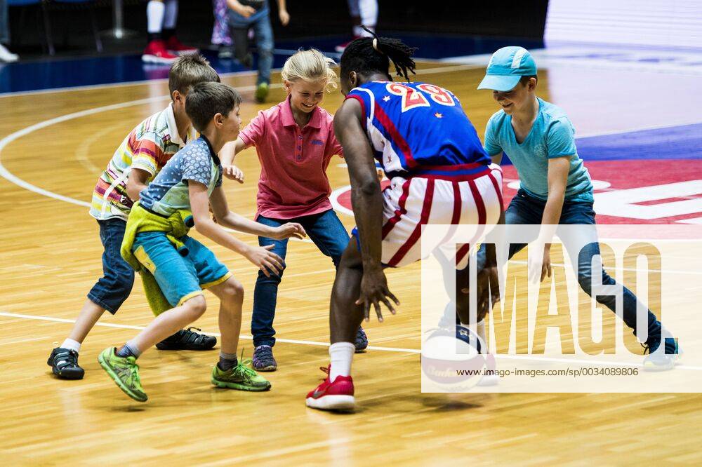 - SPORT HARLEM GLOBETROTTERS ERFURT 17 04 2018 - Erfurt: Die Harlem Globetrotters am 17. April 2018 in der Messehalle Erfurt. _________________