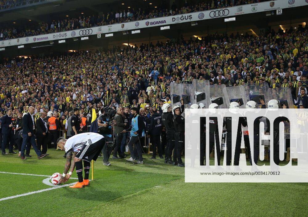 - Sport Fußball, Spielabbruch Pokalhalbfinale, Fenerbahce - Besiktas Ricardo Quaresma of Besiktas during the Ziraat Turkish Cup Semi Final second leg match between Fenerbahce and Besiktas at Ulker Stadium in Istanbul , Turkey on April 19 , 2018.