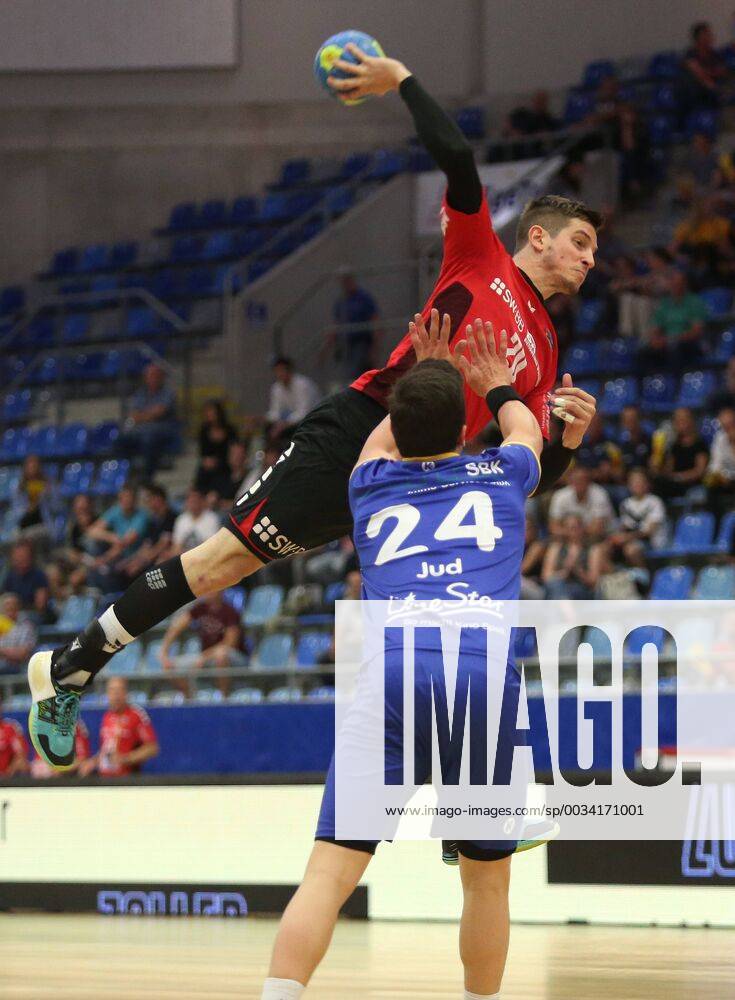 BAU 19.04.2018 Bietigheim Handball SG BBM Bietigheim vs. HSG Konstanz, Felix König (BBM, oben)