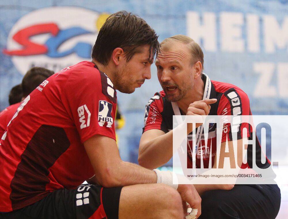 BAU 19.04.2018 Bietigheim Handball SG BBM Bietigheim vs. HSG Konstanz, v.l. Paco Barthe, Trainer Hartmut Mayerhoffer (BBM)