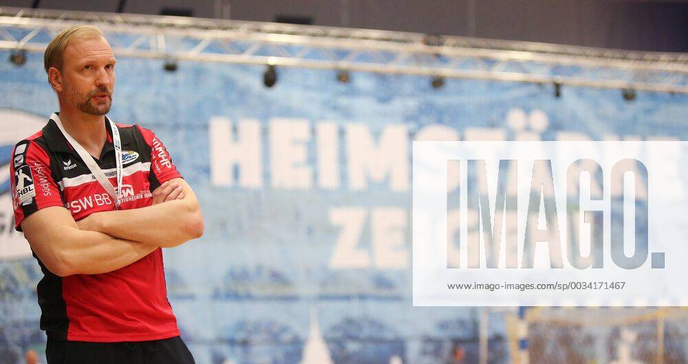BAU 19.04.2018 Bietigheim Handball SG BBM Bietigheim vs. HSG Konstanz, Feature Trainer Hartmut Mayerhoffer (BBM): Heimstärke zeigen