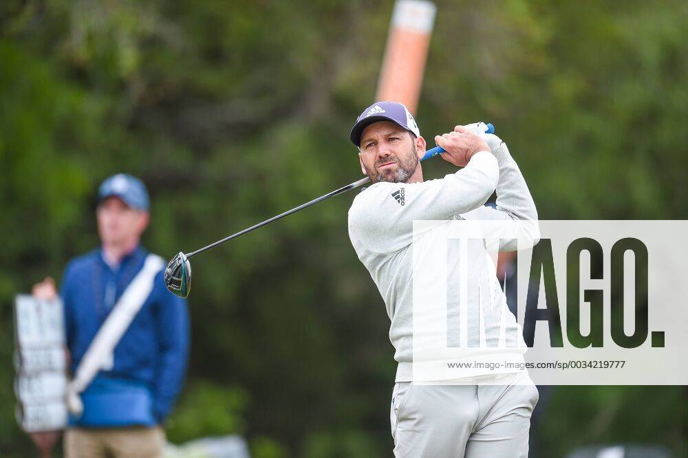 SAN ANTONIO, TX - APRIL 20: Sergio Garcia tees off on the ninth hole during the second round of the Valero Texas Open at the TPC San Antonio Oaks Course in San Antonio, TX on April 20, 2018. (Photo by Daniel Dunn Icon Sportswire) GOLF: APR 20 PGA Golf Herren - Valero Texas Open Icon18042004