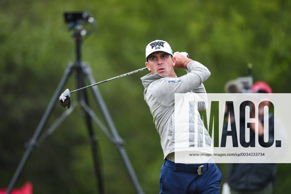 SAN ANTONIO, TX - APRIL 20: Billy Horschel watches his drive during the second round of the Valero Texas Open at the TPC San Antonio Oaks Course in San Antonio, TX on April 20, 2018. (Photo by Daniel Dunn Icon Sportswire) GOLF: APR 20 PGA Golf Herren - Valero Texas Open Icon18042011