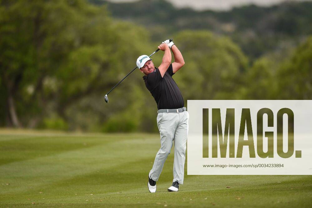 SAN ANTONIO, TX - APRIL 20: Graeme McDowell watches his shot during the second round of the Valero Texas Open at the TPC San Antonio Oaks Course in San Antonio, TX on April 20, 2018. (Photo by Daniel Dunn Icon Sportswire) GOLF: APR 20 PGA Golf Herren - Valero Texas Open Icon18042028