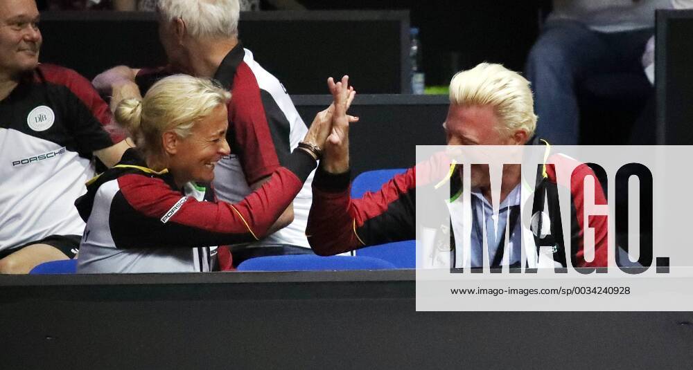 - SPORT Tennis Fed Cup 2018 Deutschland - Tschechien Deutschland, Stuttgart, 21.04.2018, Tennis, Fed Cup 2018, Deutschland - Tschechien: v.l. Barbara Rittner, Boris Becker.