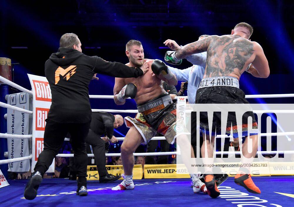 Themen der Woche - SPORT Boxen :Tom Schwarz vs.Senad Gashi,21.04.2018 Boxen:Profis,Chaos nach dem Kampf Tom Schwarz (Deutschland) gegen Senad Gashi (Deutschland) im Kampf um den Titel des WBO-Inter-Continental-Champion im Schwergewicht am 21.04.2018 im Estrel Hotel Berlin.