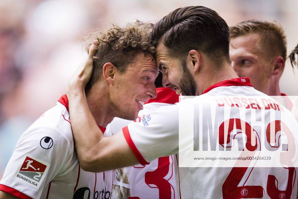 - SPORT Düsseldorf, 22.04.2018 Torjubel: Julian Schauerte (F95), Niko Gießelmann (F95) Fortuna Düsseldorf - FC Ingolstadt