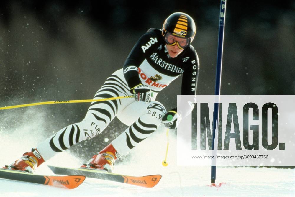 Katja Seizinger (Deutschland) Alpiner Skilauf Damen Weltcup 1997 1998, Welt Cup, Worldcup, World, WC, Ski Alpin, Skisport, Slalom Einzelbild Bormio Dynamik Alpiner Skilauf Damen Weltcup 1997 1998, Welt Cup, Worldcup, World, WC, Ski Alpin, Skisport, Slalom Einzelbild Bormio Dynamik