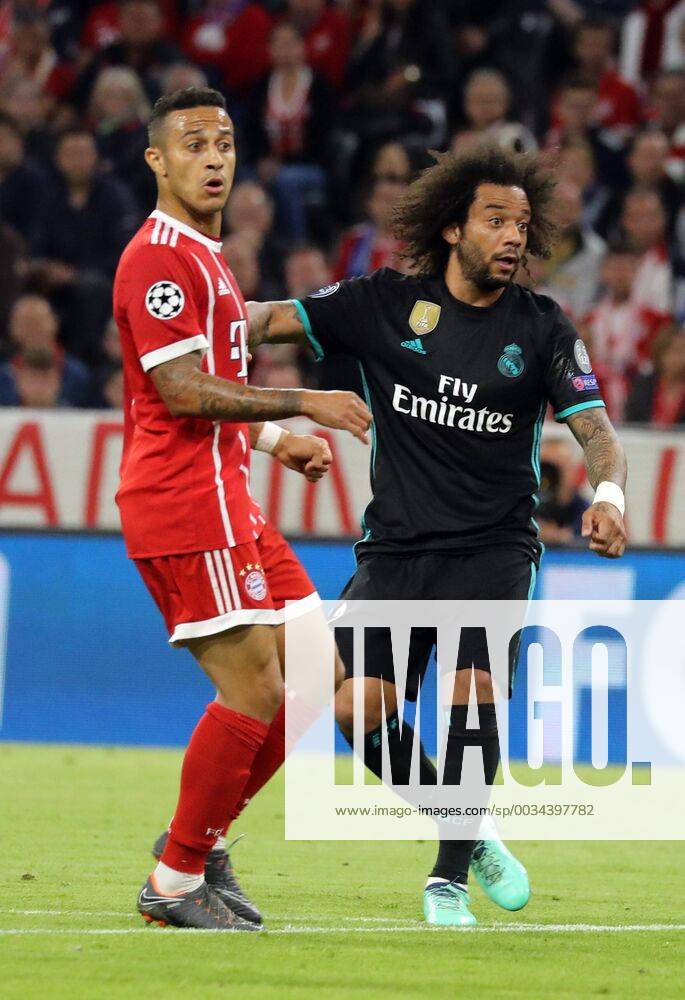 FC Bayern München - Real Madrid Marcelo erzielt das 1 : 1, Thiago schaut zu München Bayern Deutschland Allianz Arema