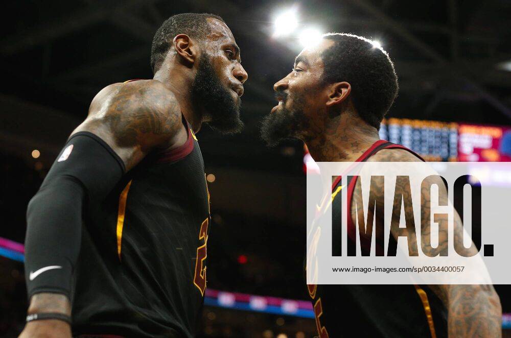 - SPORT NBA Playoffs, Cleveland Cavaliers - Indiana Pacers April 25, 2018 - Cleveland, OH, USA - The Cleveland Cavaliers LeBron James, left, celebrates a basket and foul with teammate JR Smith in the third quarter against the Indiana Pacers in Game 5 on Wednesday, April 25, 2018, at Quicken Loans Arena in Cleveland. The Cleveland Cavaliers won, 98-95, for a 3-2 lead in the first-round NBA Basketball Herren USA playoff series. Game 5: Indiana at Cleveland - ZUMAm67_ 20180425_zaf_m67_044