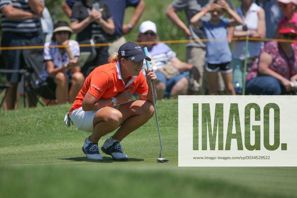 THE COLONY, TX - MAY 05: Cristie Kerr (USA) looks over the green at hole 3 during the Volunteers of America LPGA Golf Damen Texas Classic on May 5, 2018 at the Old American Golf Club in The Colony, TX. (Photo by George Walker Icon Sportswire) GOLF: MAY 05 LPGA - Volunteers of America Texas Classic Icon18050501