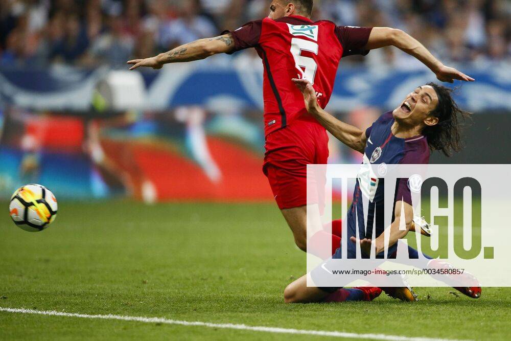 CAVANI Edinson (PSG) chute FOOTBALL : Les Herbiers vs Paris Saint Germain - Finale Coupe de France - 08 05 2018 GwendolineLeGoff Panoramic