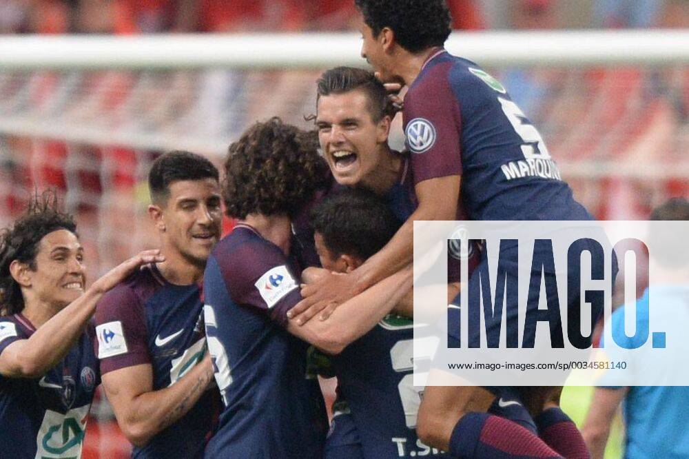 18 GIOVANI LO CELSO (PSG) - 17 YURI BERCHICHE (PSG) - 09 EDINSON CAVANI (PSG) - JOIE FOOTBALL : Les Herbiers vs Paris SG - Coupe de France - Finale - 08 05 2018 AnthonyBIBARD FEP Panoramic