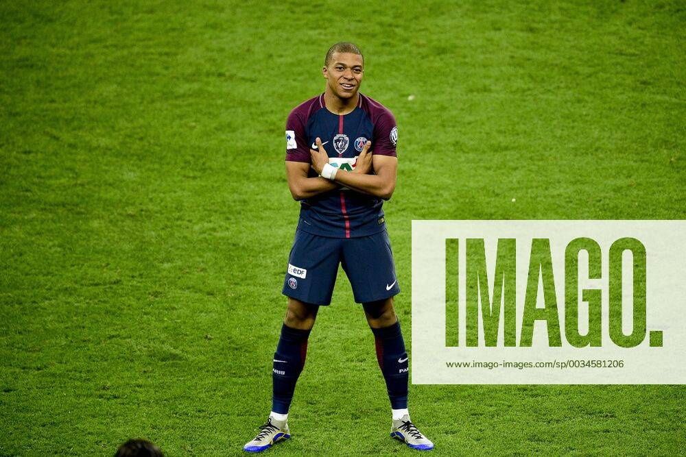Joie des joueurs du PSG apres le but refuse par l arbitrage video de Kylian Mbappe (PSG) FOOTBALL : Les herbiers vs PSG - Finale de la Coupe de France - St Denis - 08 05 2018 JBAutissier Panoramic