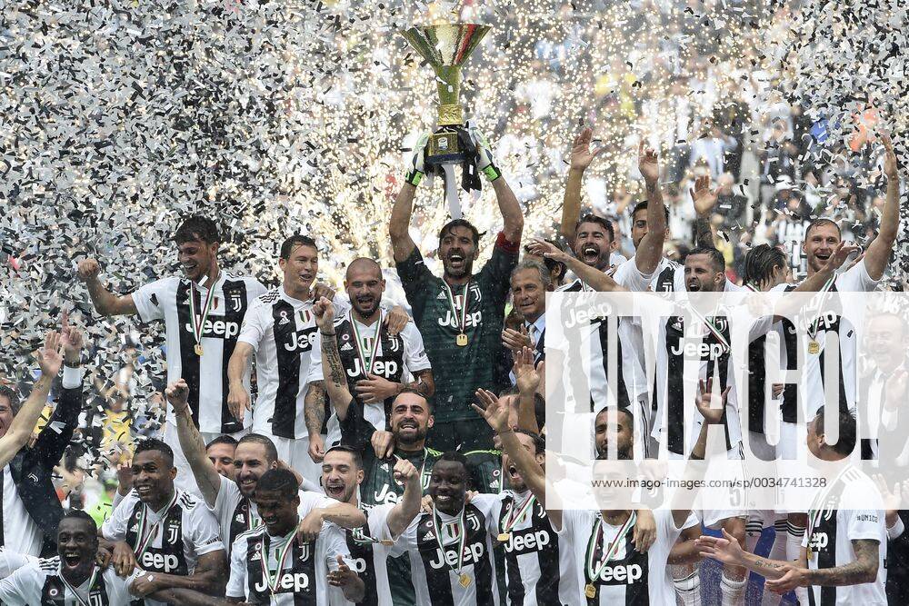 - SPORT Fußball, Juventus Turin feiert die Meisterschaft Db Torino 19 05 2018 - campionato di calcio serie A Juventus-Hellas Verona foto Daniele Buffa Image nella foto: Juventus