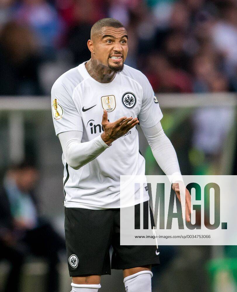 Berlin, Olympiastadion: Fussball DFB-Pokalfinale: FC Bayern Muenchen - Eintracht Frankfurt: Frankfurts Kevin-Prince Boateng nachdenklich.
