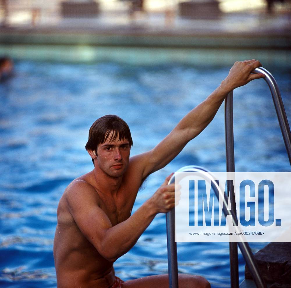 Roland Matthes (DDR) Schwimmen Herren Fotoshooting 1972 Einzelbild Aufnahmedatum geschätzt Berlin Schwimmen Herren Fotoshooting 1972 Einzelbild Aufnahmedatum geschätzt Berlin